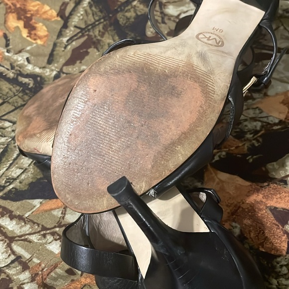 Beautiful Michael kors shoes - Picture 12 of 16